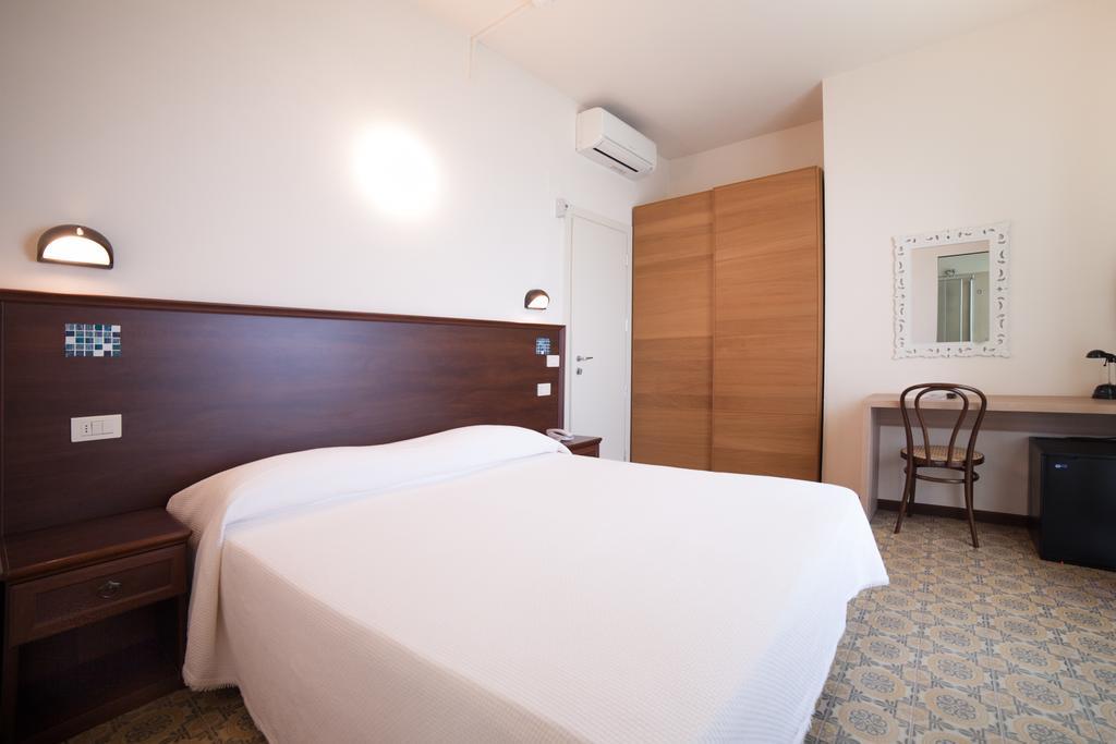 Double Room with Balcony and Sea View