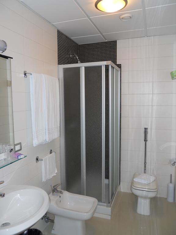 Tweepersoonskamer met 2 Aparte Bedden