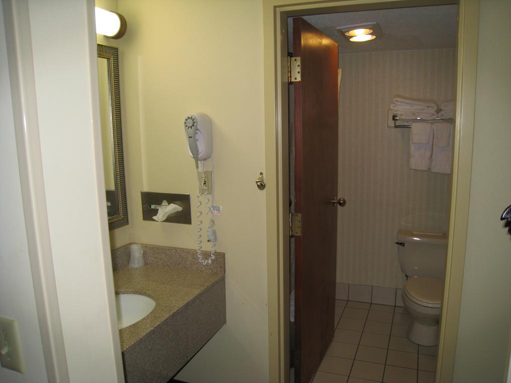 King Room - Non-Smoking