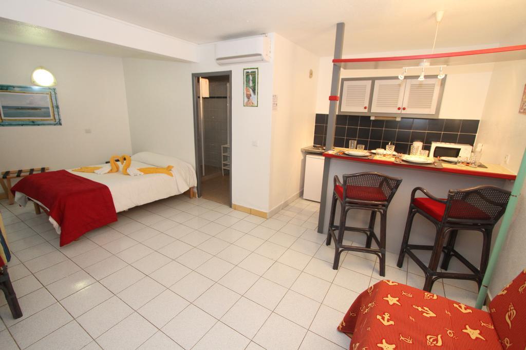 Studio (4 Adults)