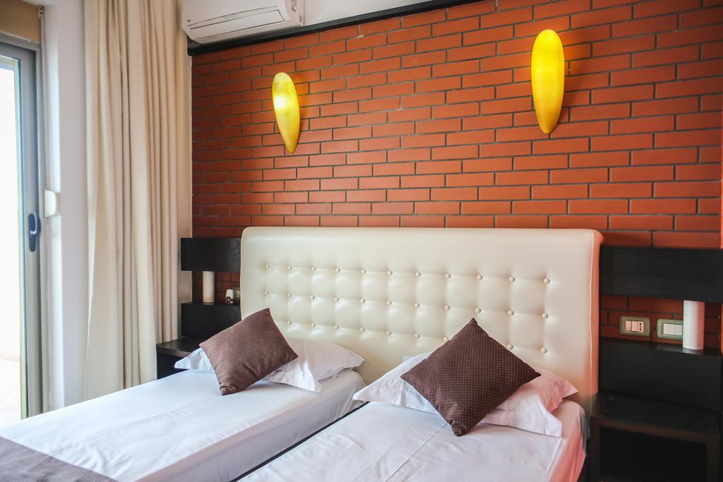 Superior Tweepersoonskamer met 2 Aparte Bedden, een Balkon en Uitzicht op Zee