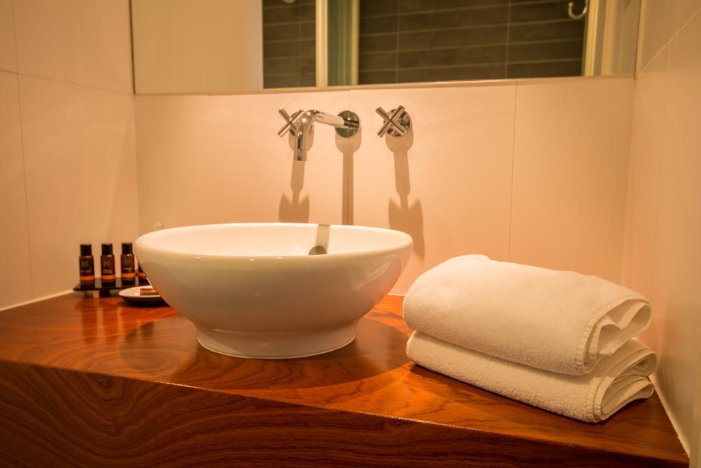 Deluxe double room (First floor, Harbour view)