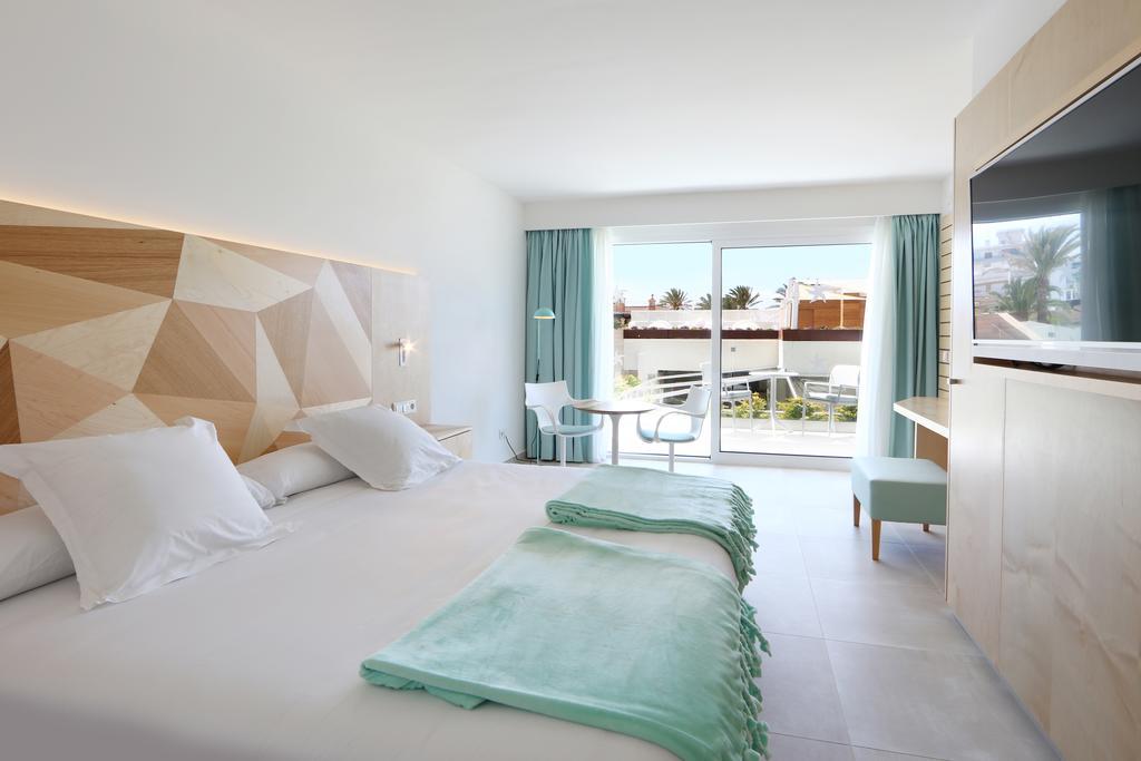 Double Room Pool View