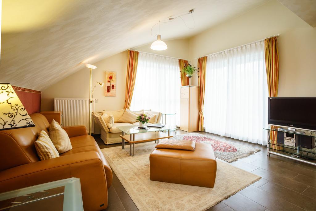 One-Bedroom Apartment - Annex