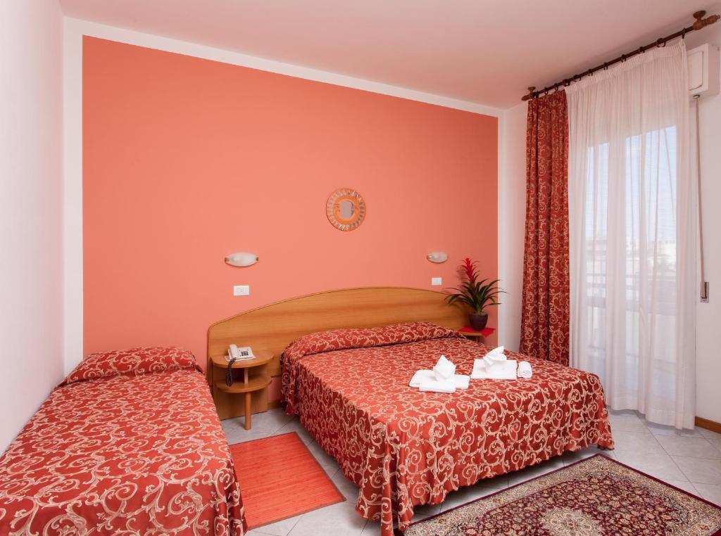 Habitación Triple con balcón