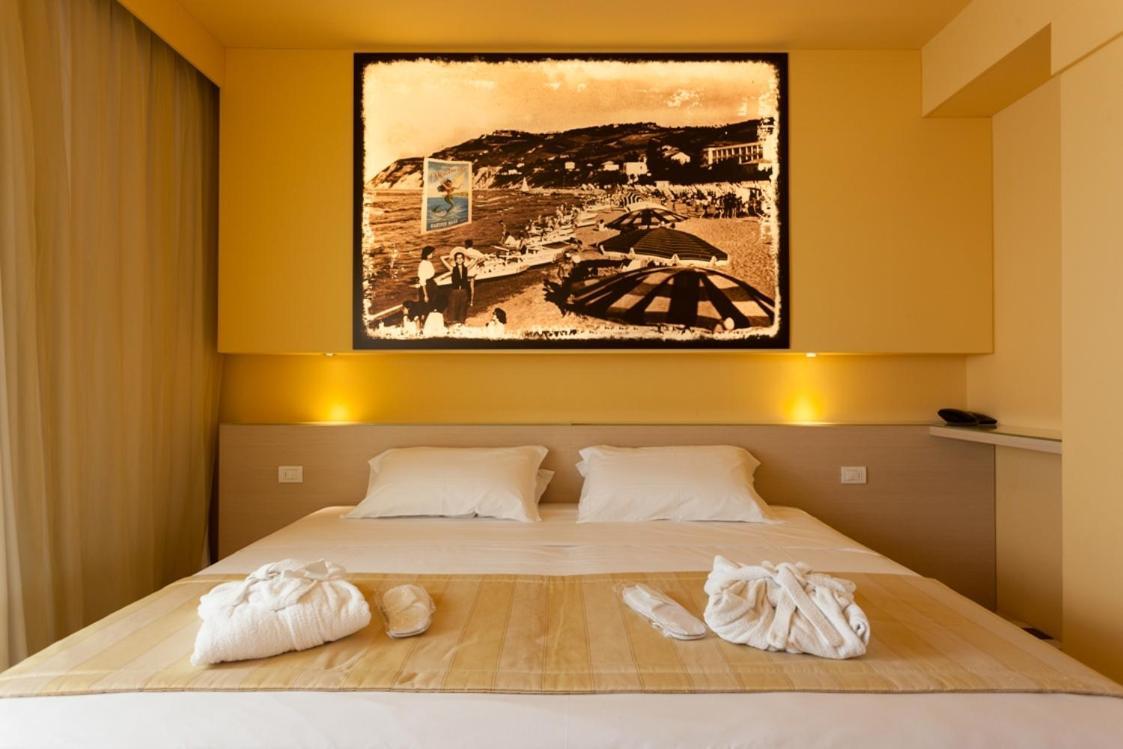 Deluxe Double or Twin Room with Sea View