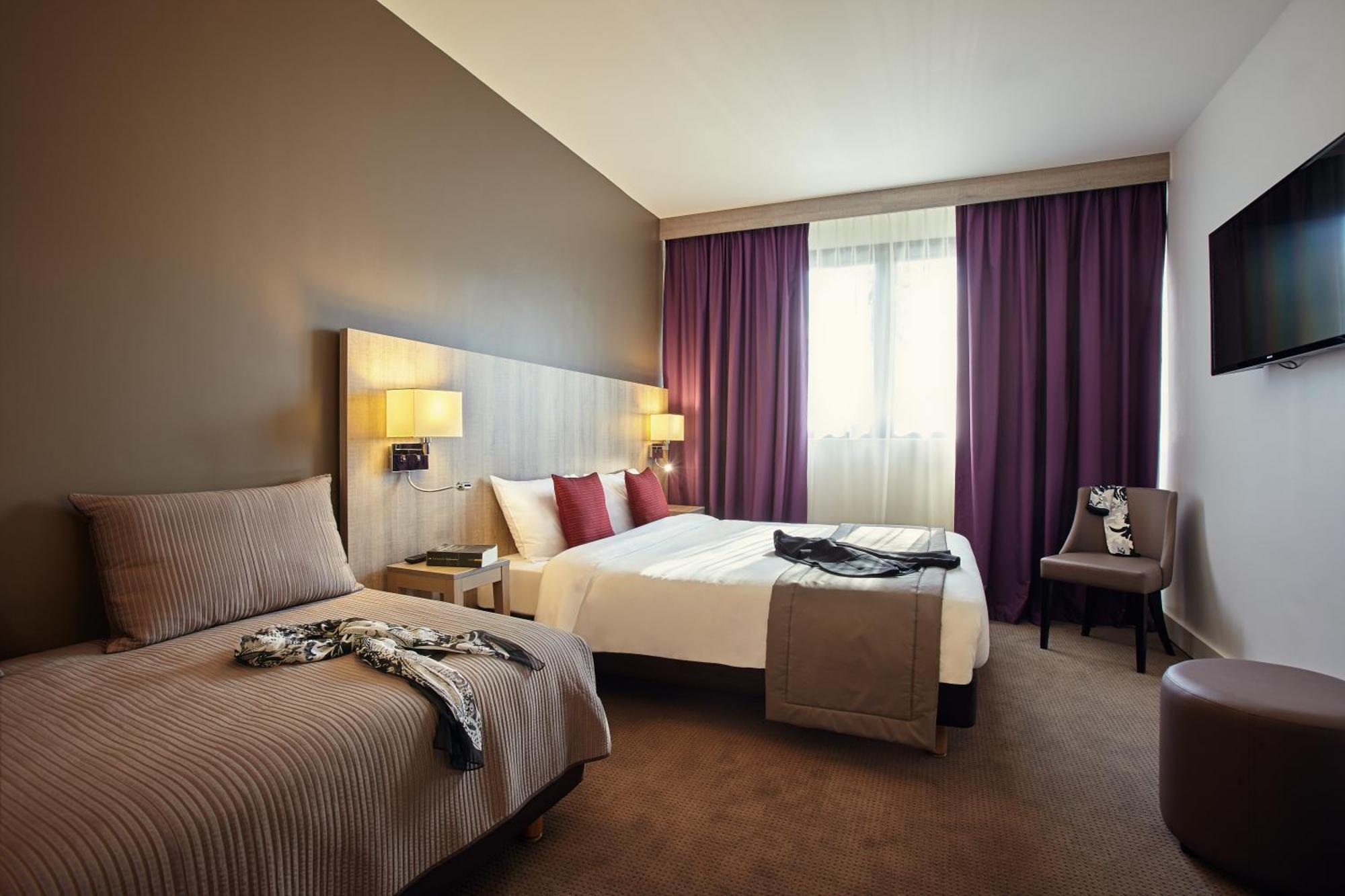 Classic Room One Double Bed One Single Bed,297706824:JPEG