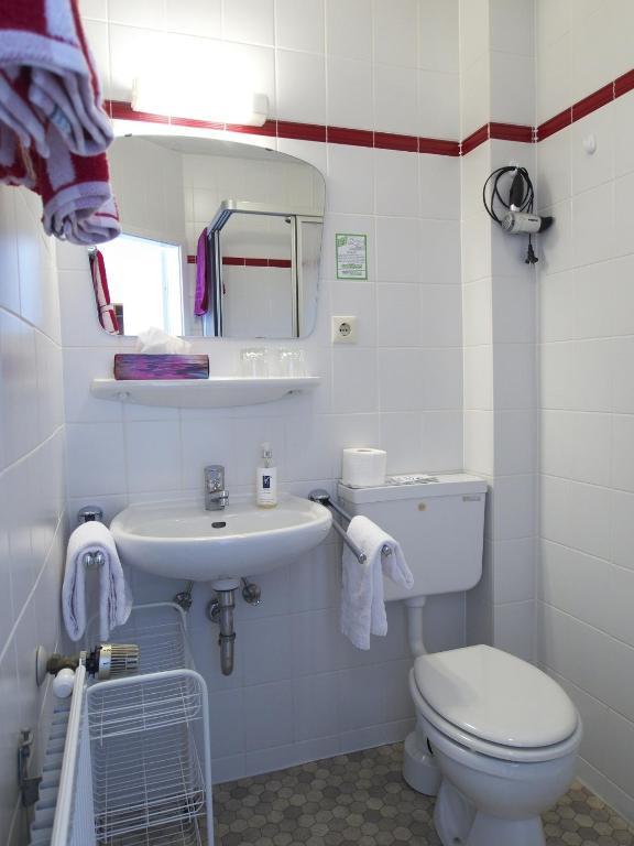 Einzelzimmer mit eigenem externen Bad