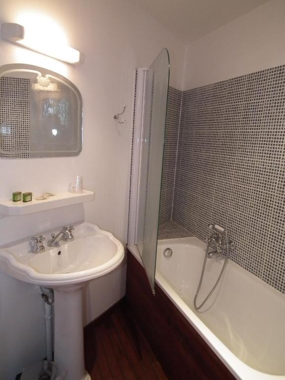 Small Room 1 or 2 people - Courtyard View