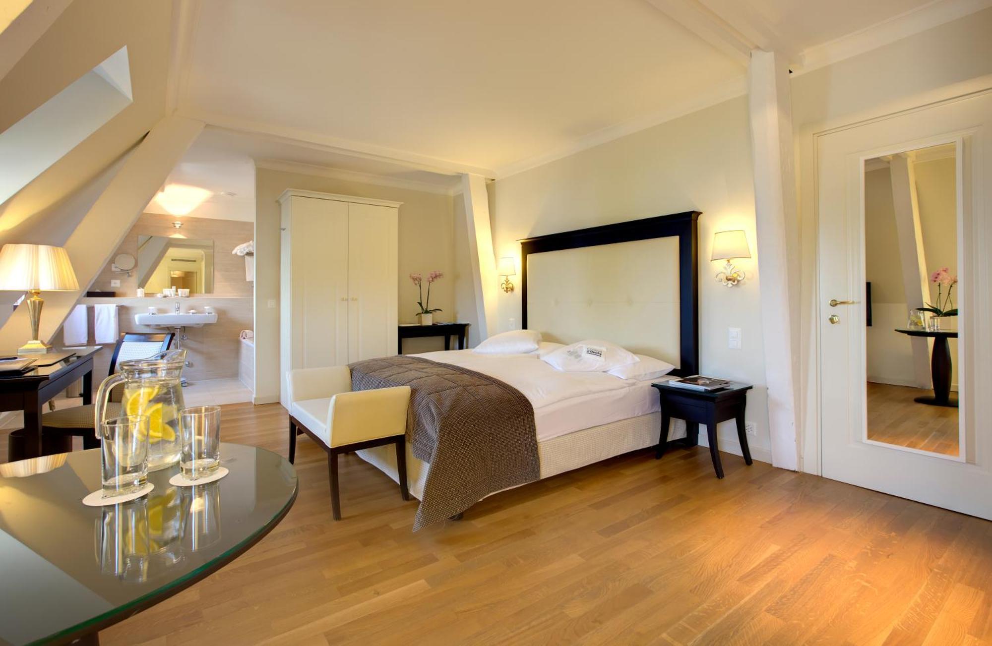 Junior Suite Lake View
