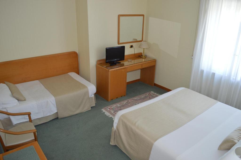 Deluxe Double or Twin Room,31411982:JPEG