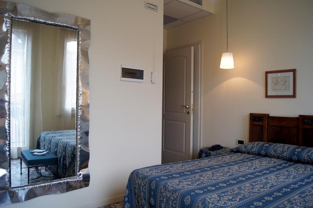 Superior Double or Twin Room,1722906147:JPEG