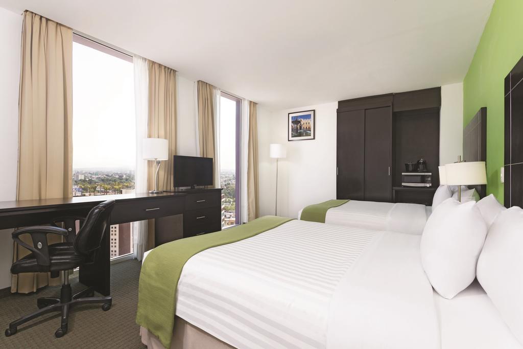 Deluxe Family Suite - Non-Smoking