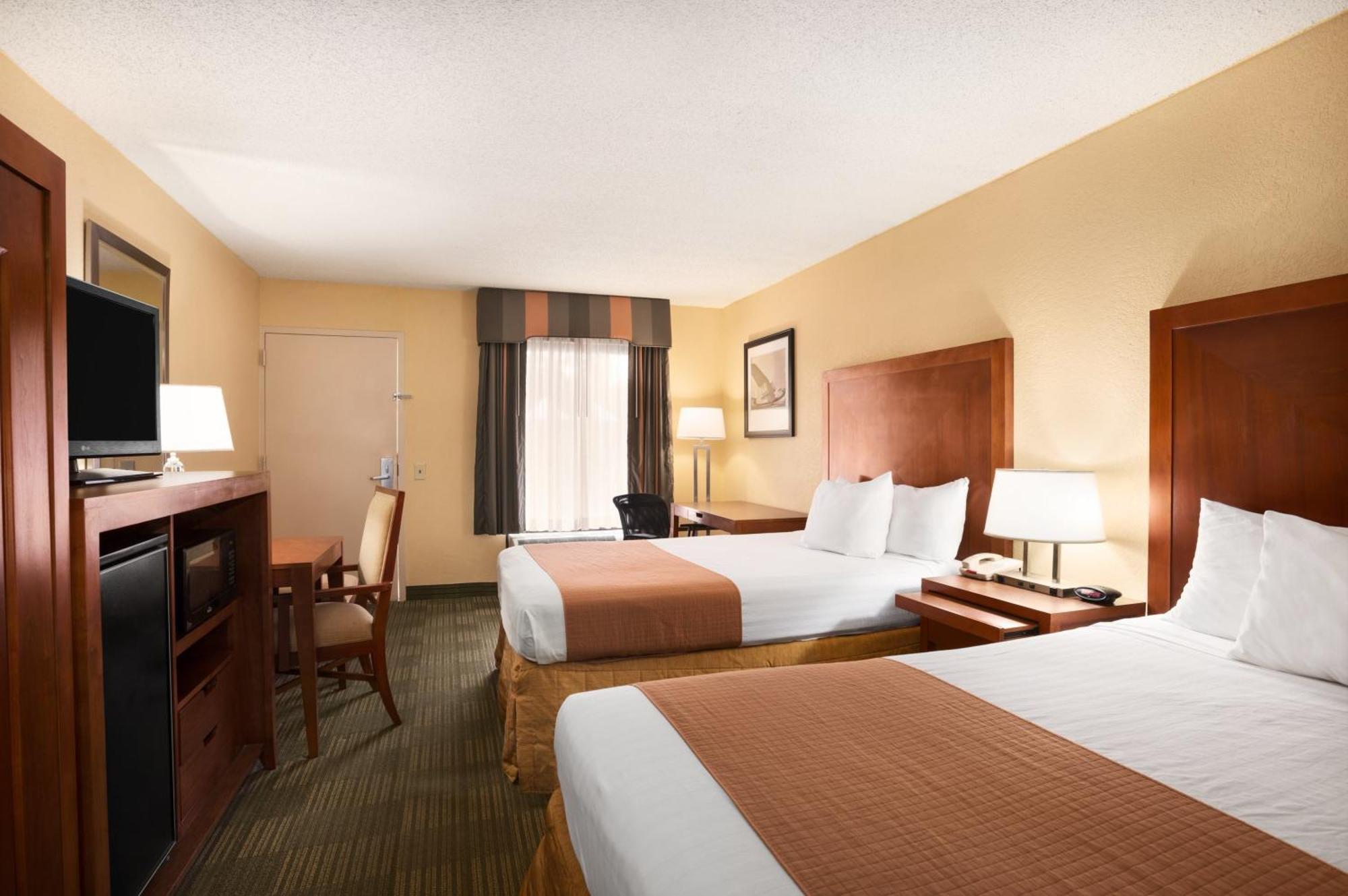 Double Room with Two Double Beds - Non-Smoking