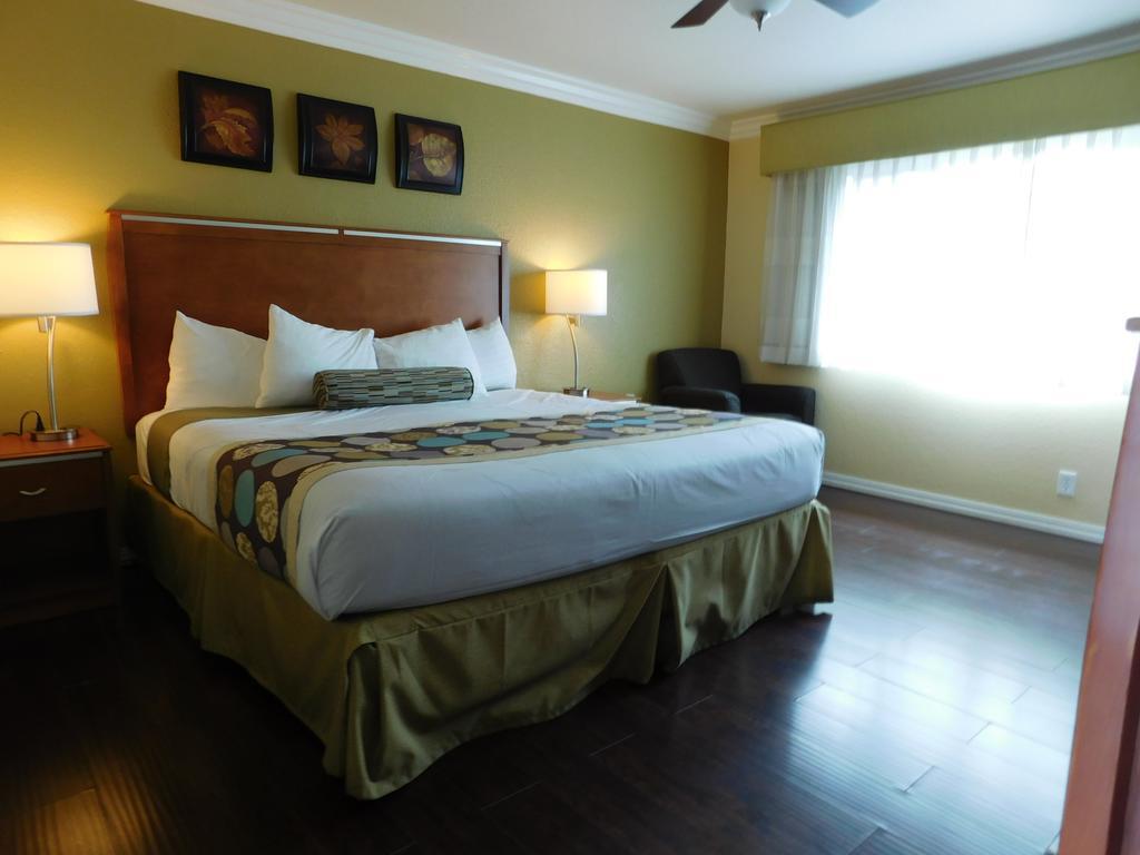 King Room with Fireplace