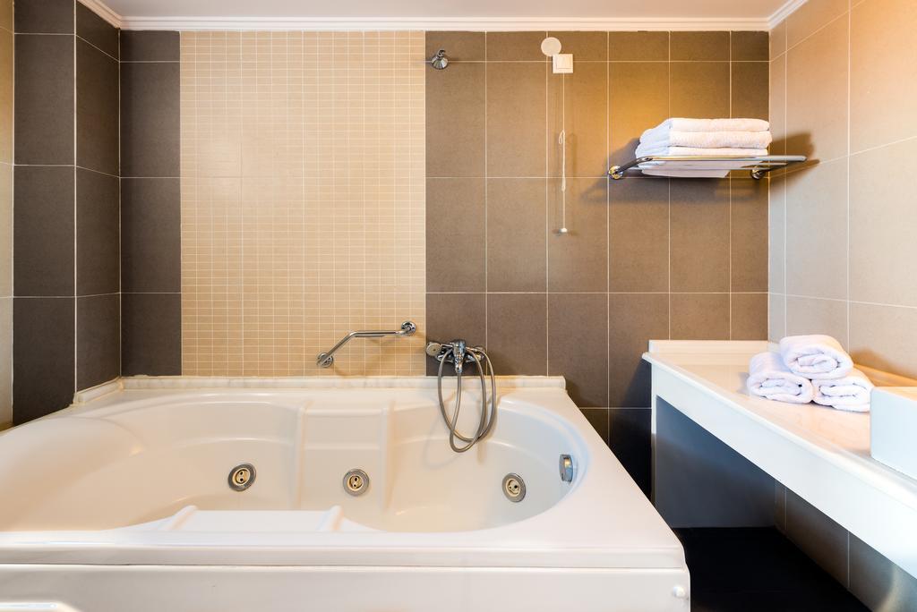 Triple Room with Bath