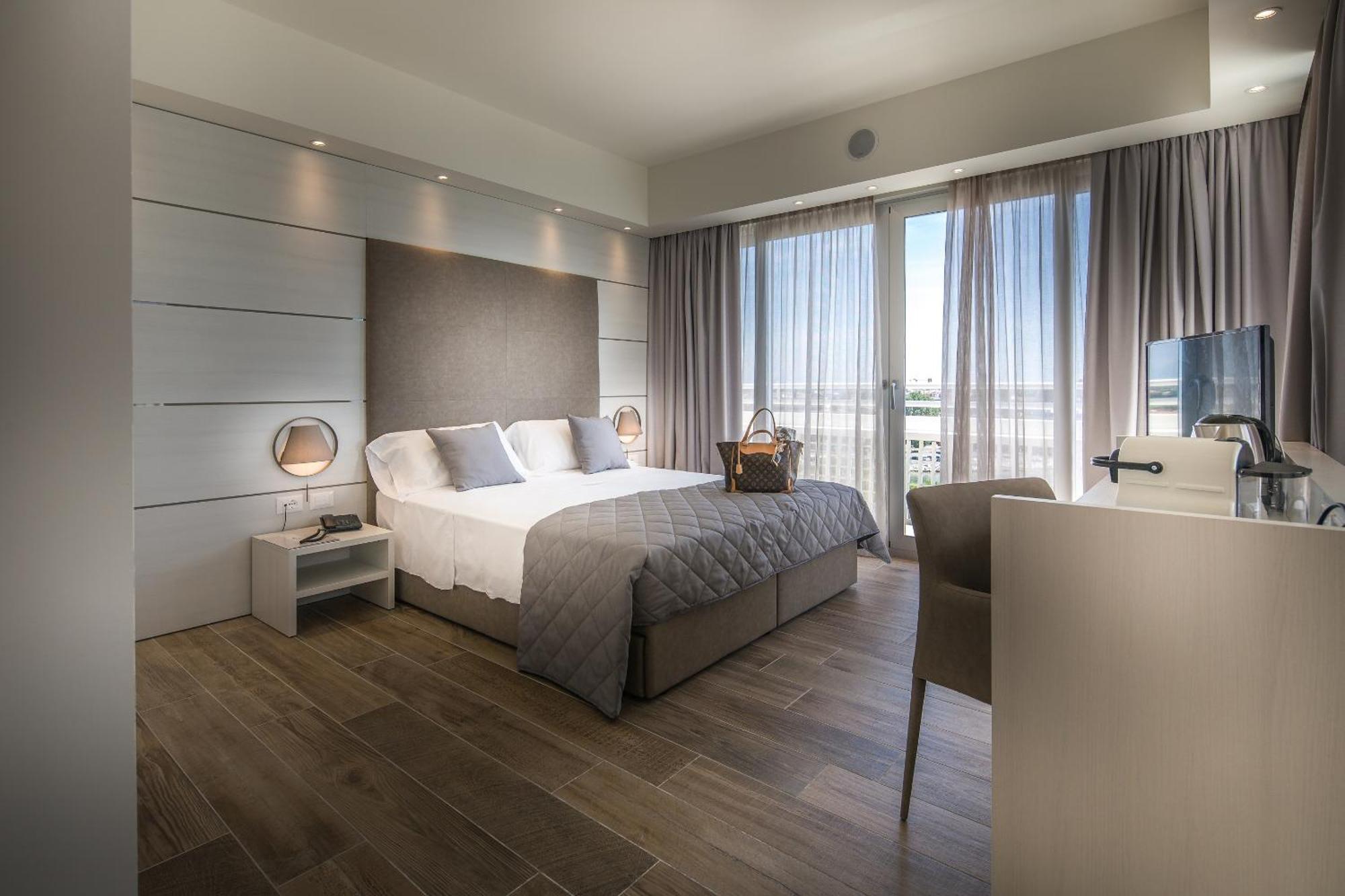 Comfort Double or Twin Room with Sea View