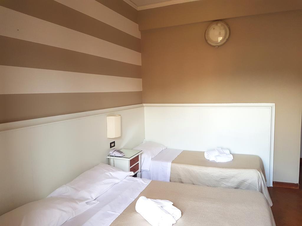 Triple Room,888564112:JPEG