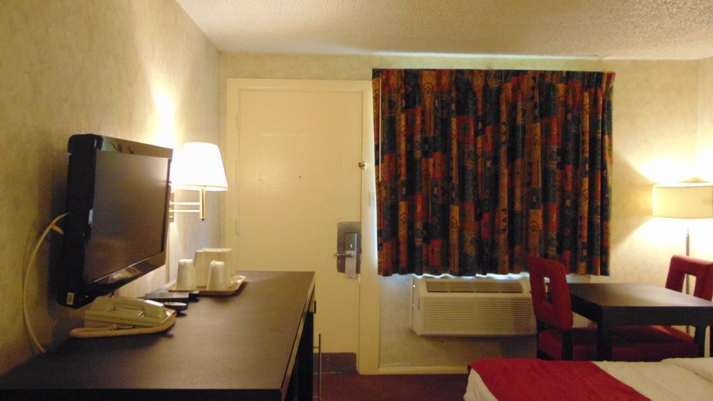 Double Room with Two Double Beds - Smoking