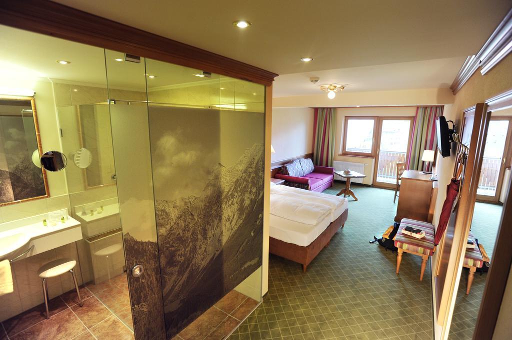 Superior Tweepersoonskamer met 2 Aparte Bedden en Balkon