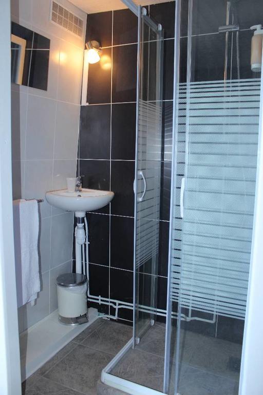 Tweepersoonskamer met Terras en Gedeeld Toilet