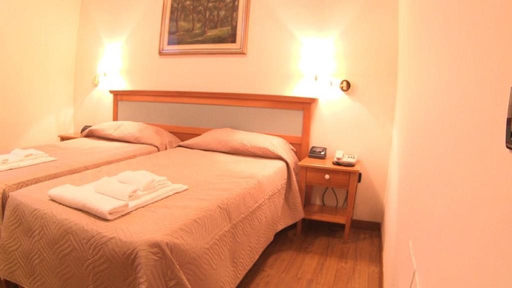 Doppel- oder Zweibettzimmer
