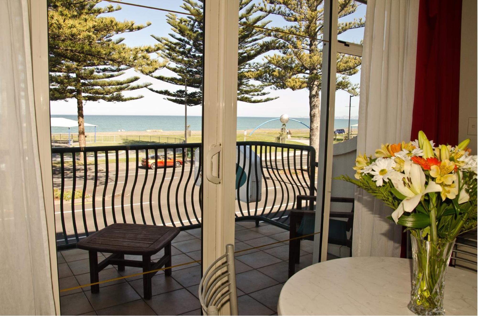 One-Bedroom Apartment with Ocean View
