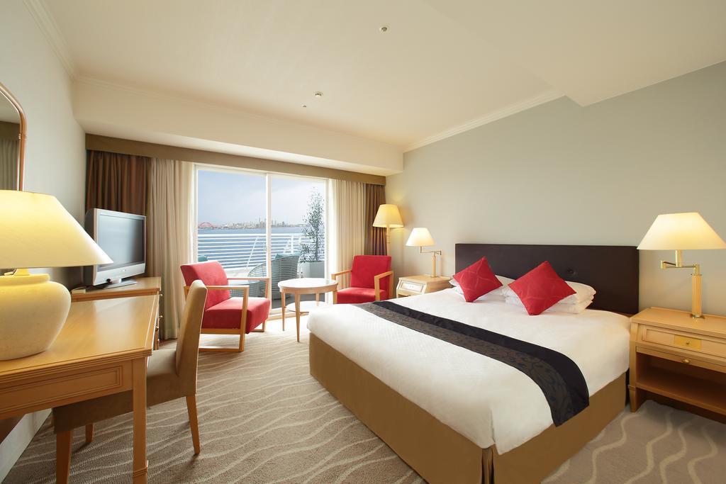 Standard Double South View-Lounge Access