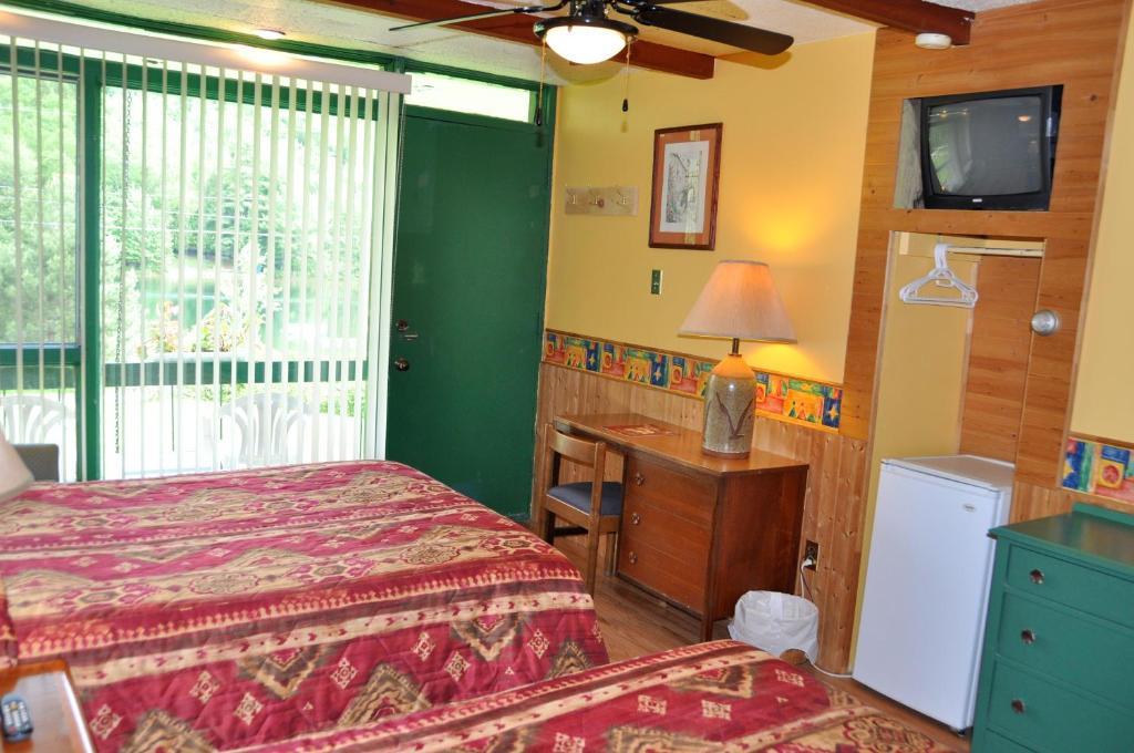 Regular Two Double Beds Room with Lake View