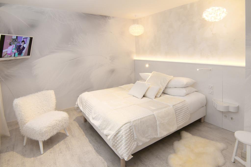 Charm Room Shower or Balneo Bath