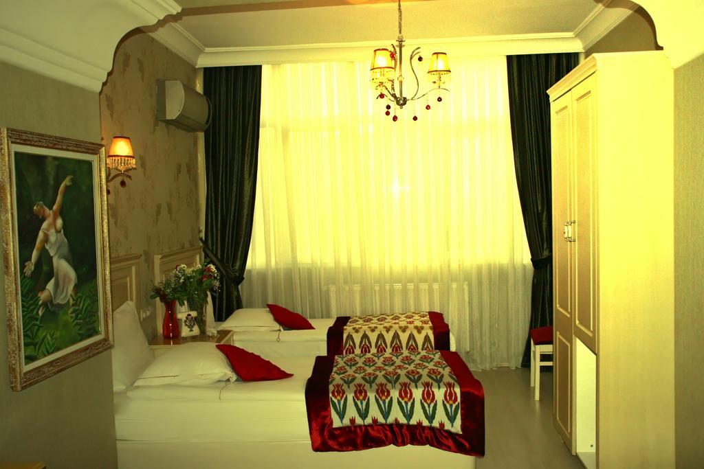 Vierpersoonskamer met Badkamer