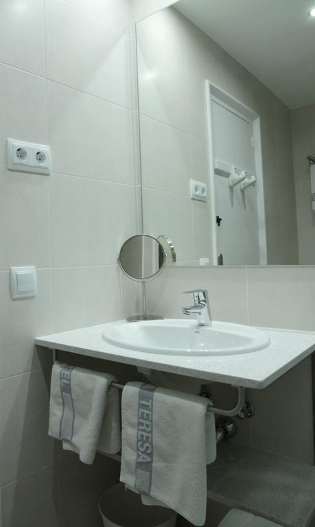 Standard Twin Room,398397552:JPEG