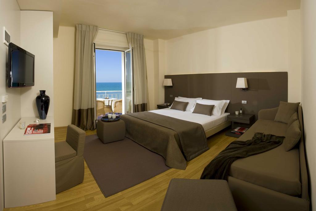 Deluxe Double or Twin Room,124356723:JPEG