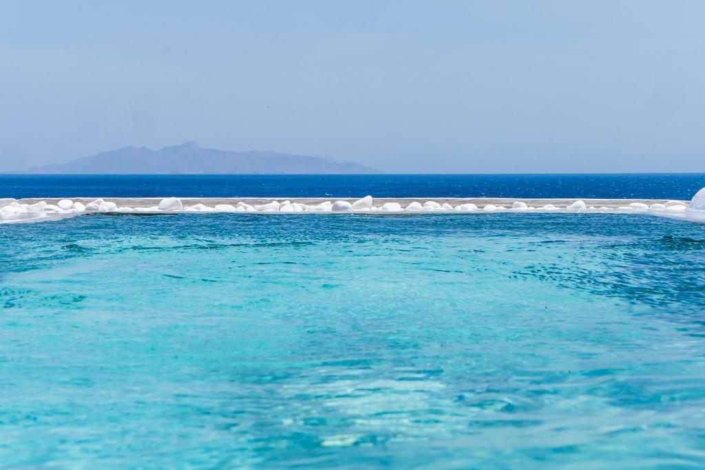 Suite con piscina privada y vistas al mar