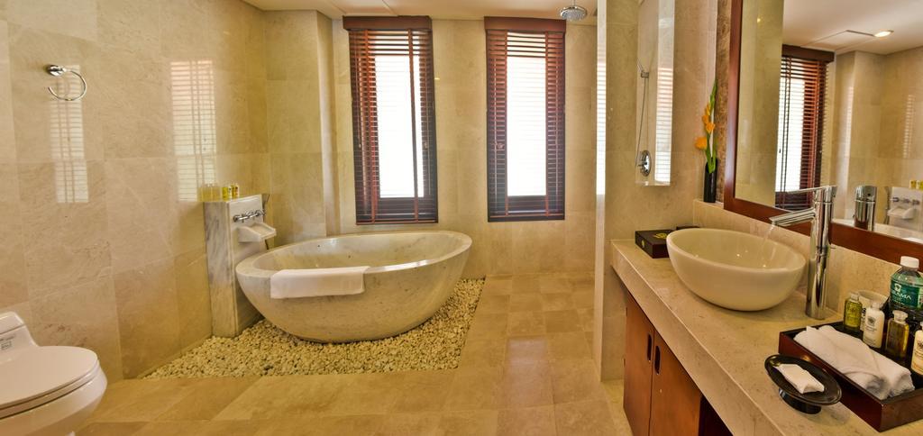 Three-Bedroom Villa with Pool View - Daily Guest Activities