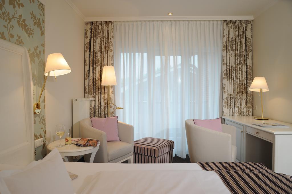 Queen Room,544894845:JPEG