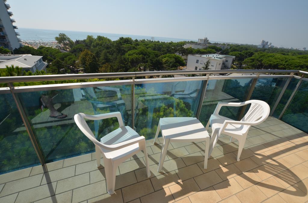 Double or Twin Room Sea View