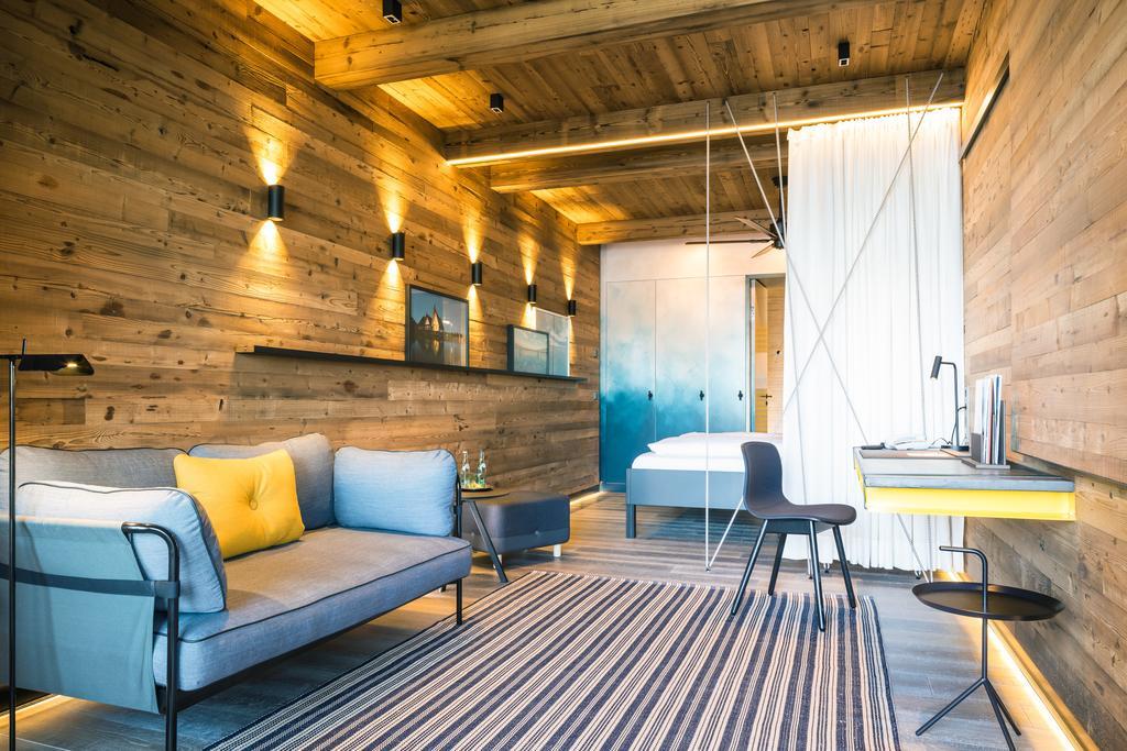 Bootshaus-Doppelzimmer mit Seeblick und Terrasse