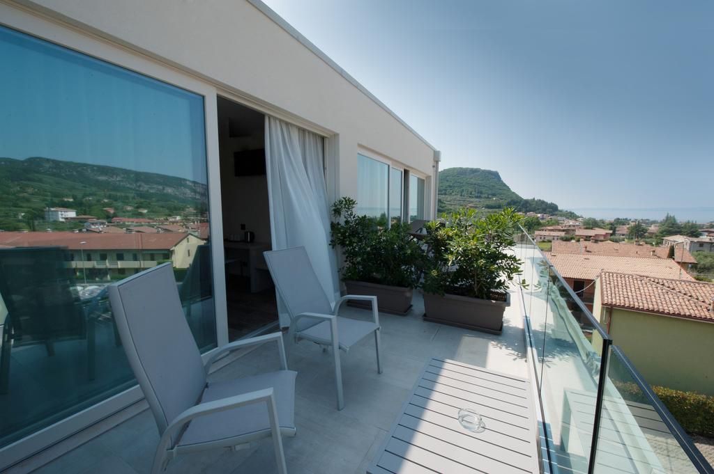 Junior Suite Deluxe Double with Lake View
