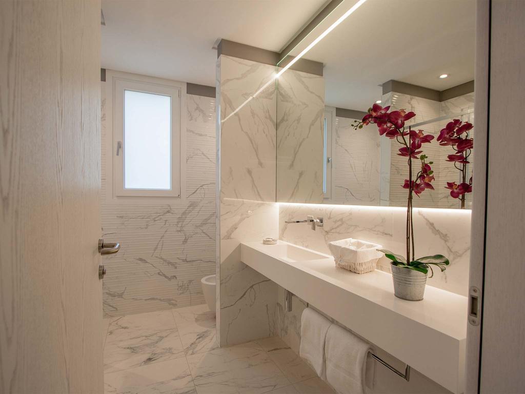 Suite con terraza y vistas al lago