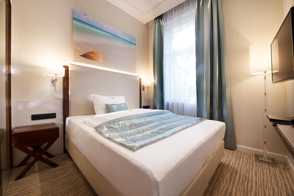 Single Room,1082011648:JPEG