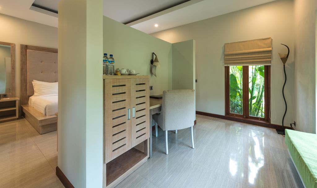 Suite with Garden View