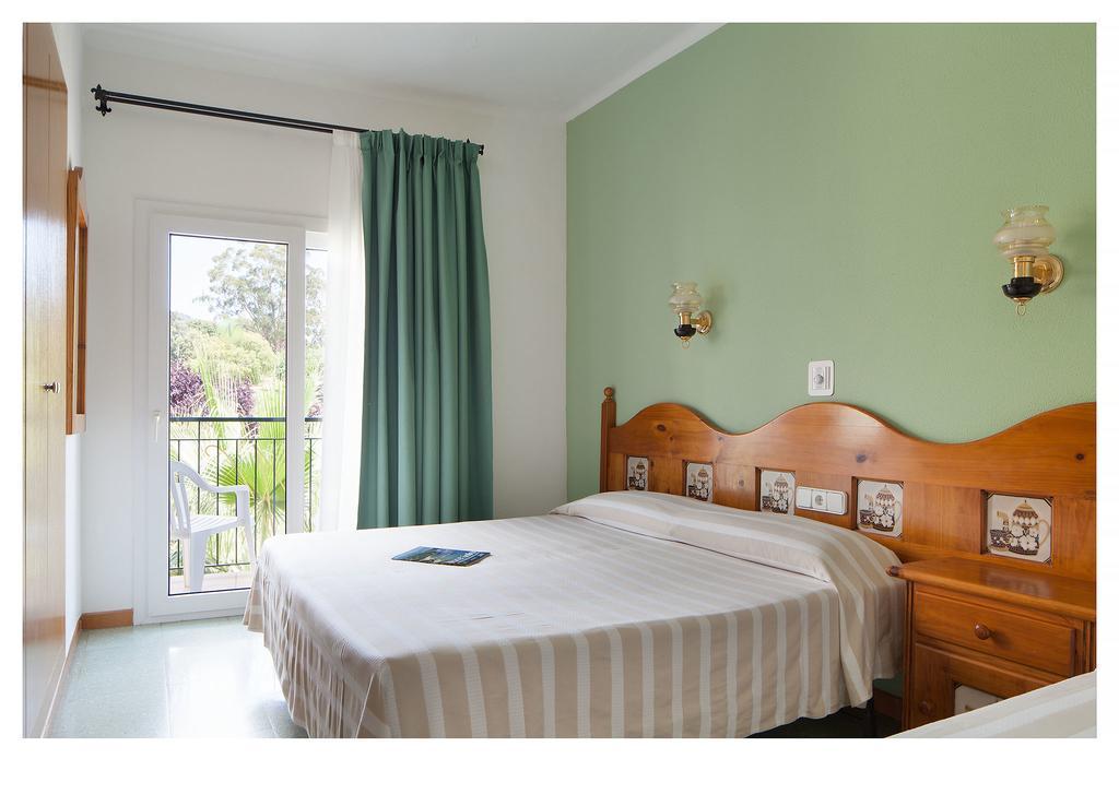 Triple Room,965924938:JPEG