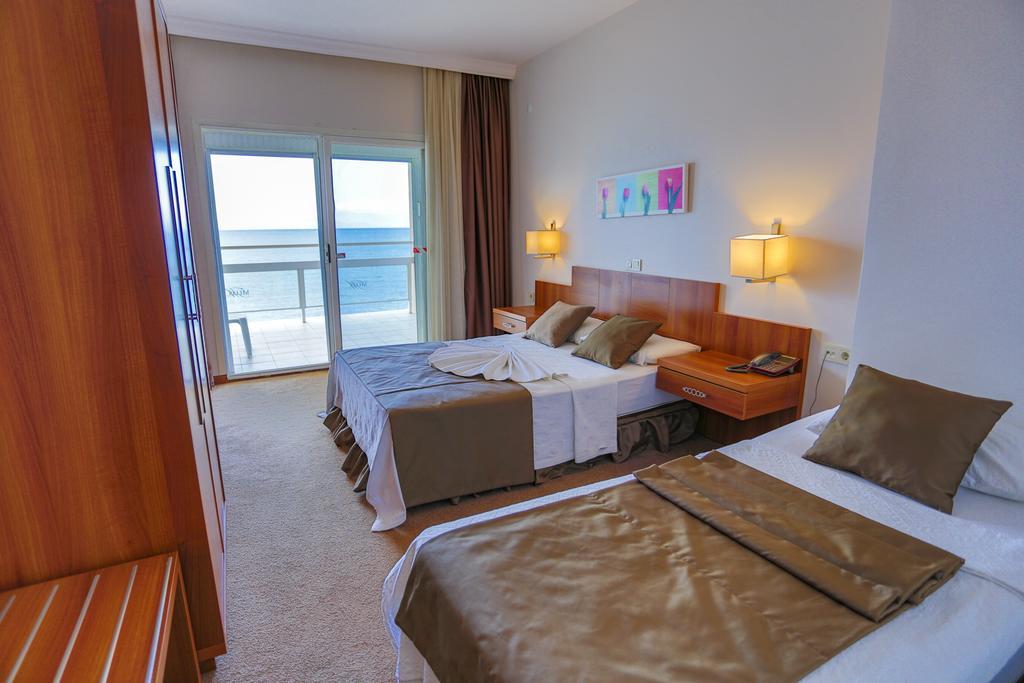 Superior Triple Room with Sea View