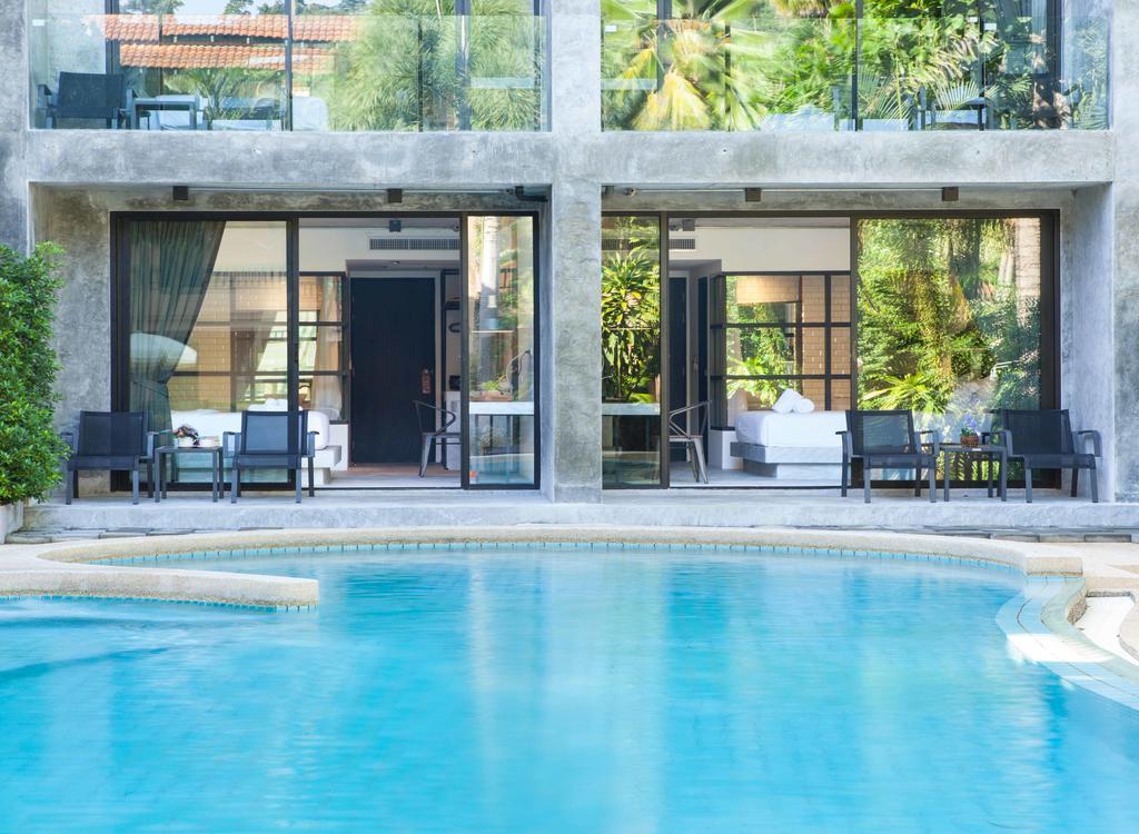 Superior Double Room with Pool Access