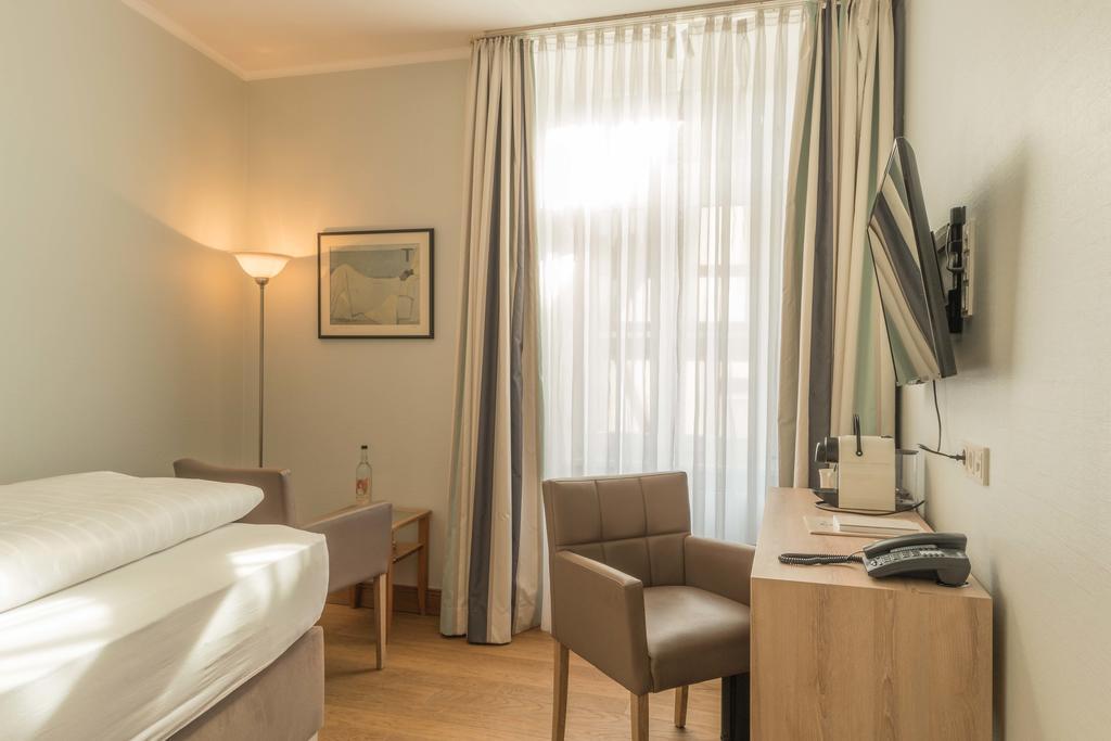 Economy Single Room