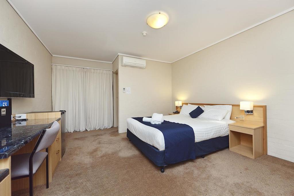 Standard Queen Room