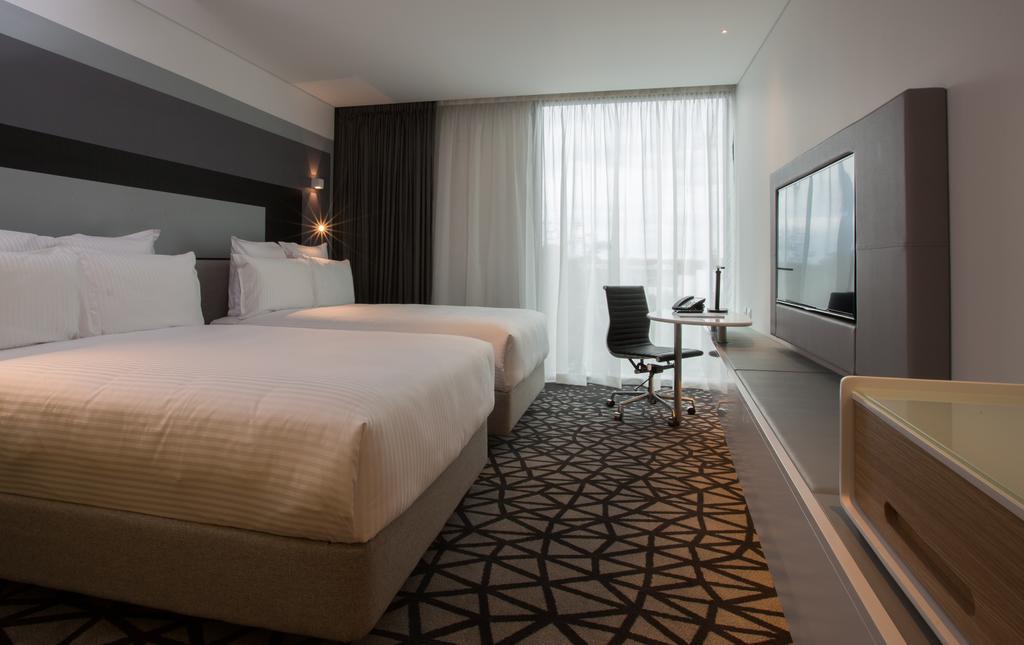 Deluxe Executive Double Room with Two Double Beds - High Floor