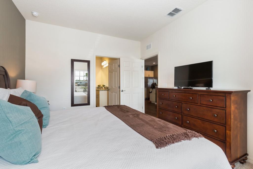 Emerald Oceanview Walkout Room