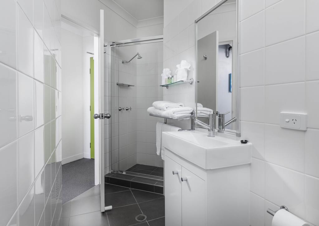 Zimmer mit Queensize-Bett und Doppelbett